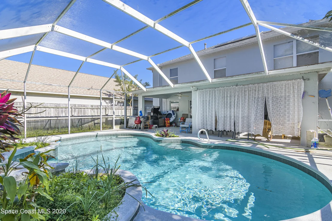 Photo of 1249 White Oak Circle