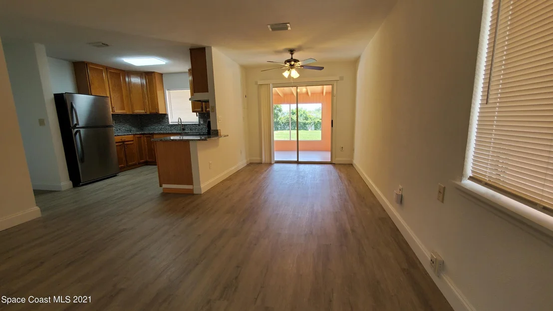 Photo of 1057 Cabot Drive NE