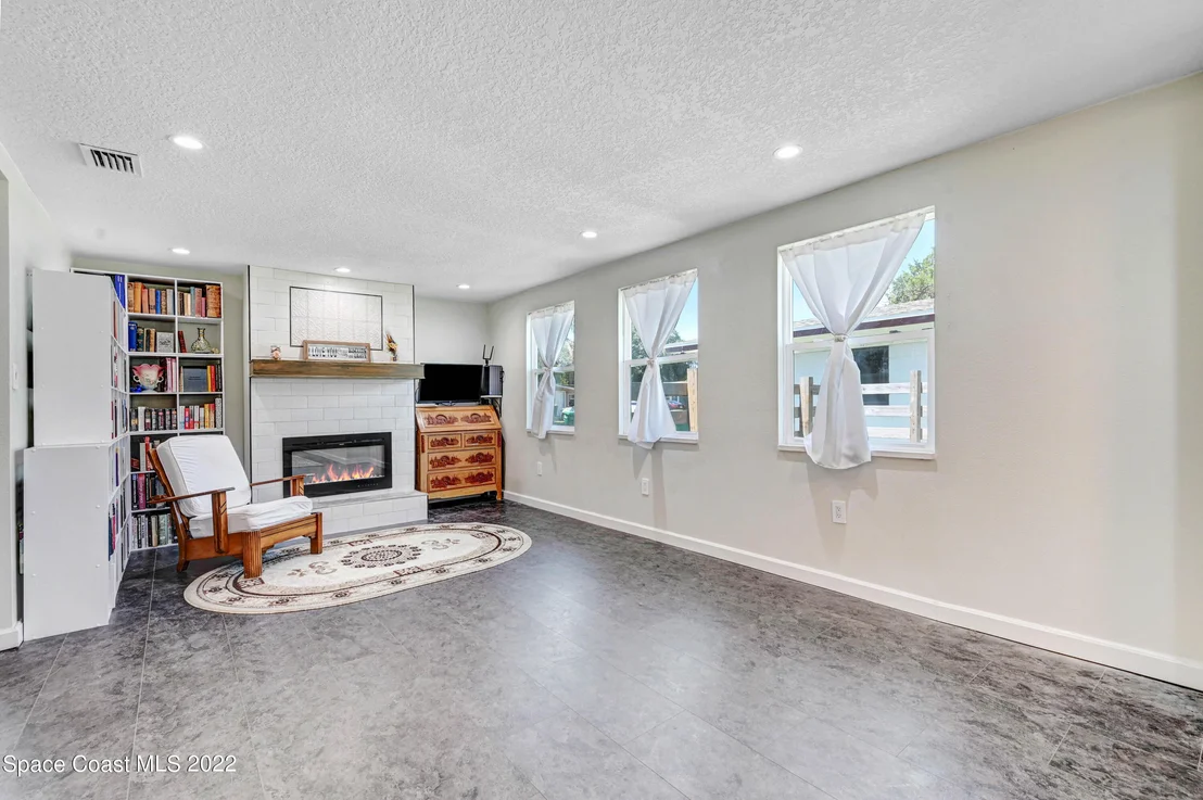 Photo of 1005 George Avenue