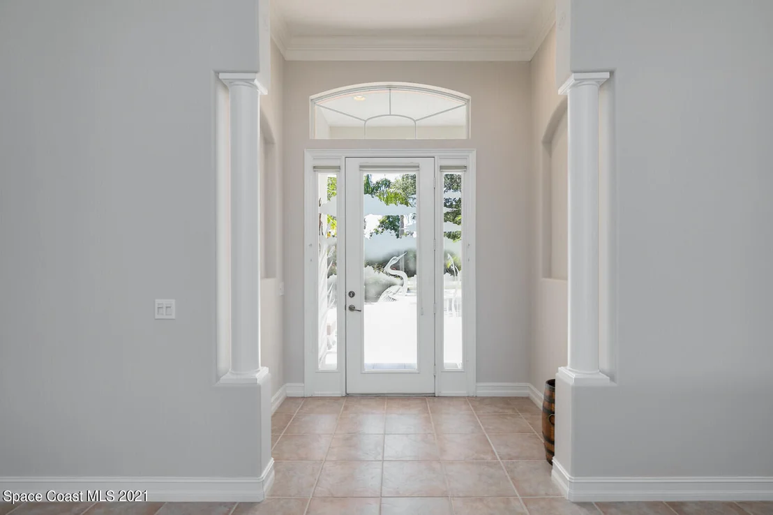 Photo of 955 Chatsworth Drive