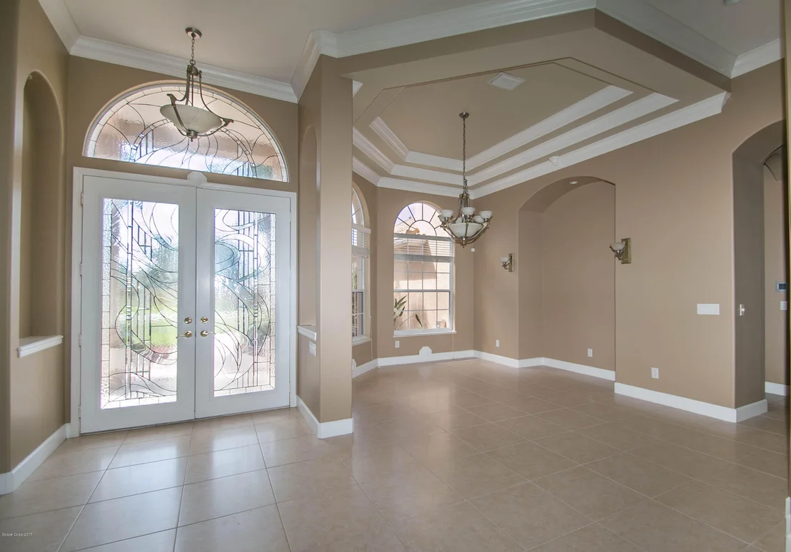 Photo of 282 Flanders Drive