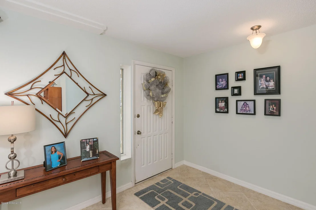 Photo of 449 Thrush Drive