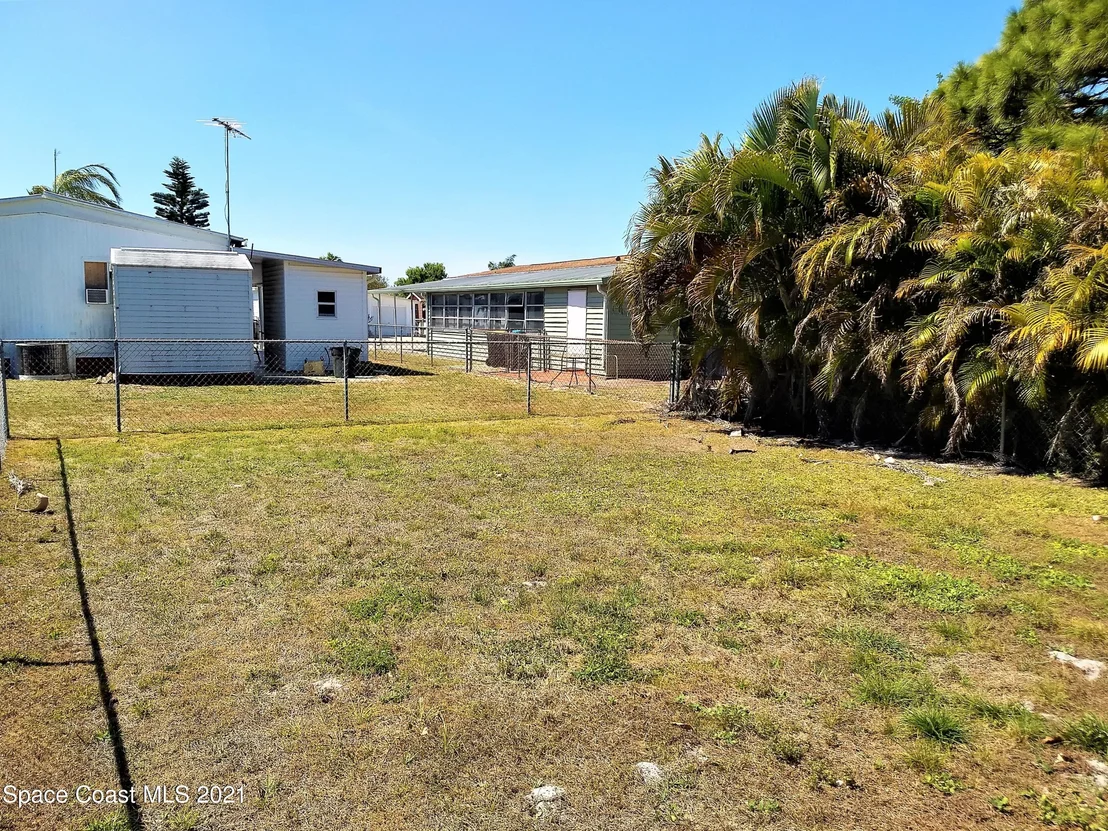 Photo of 1812 Seagrape Street NE