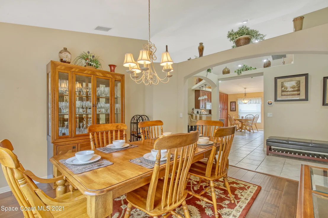 Photo of 6915 Renshaw Drive