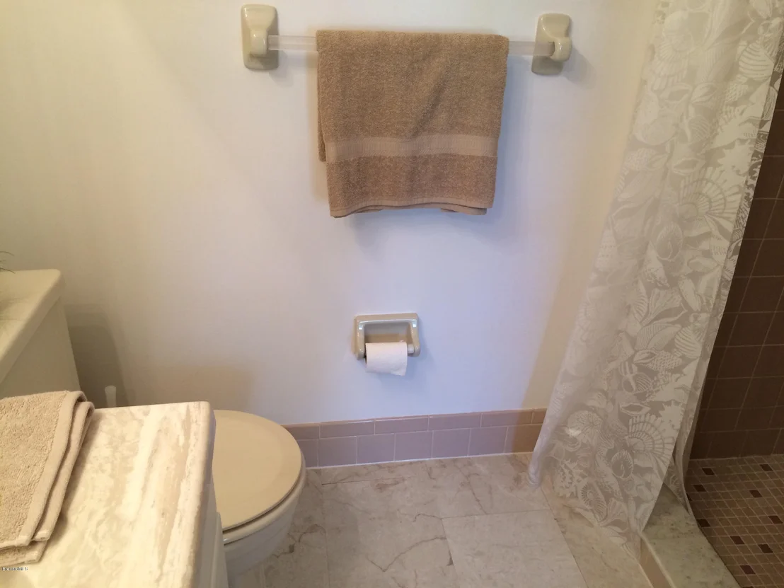 Photo of 5620 Holden Road