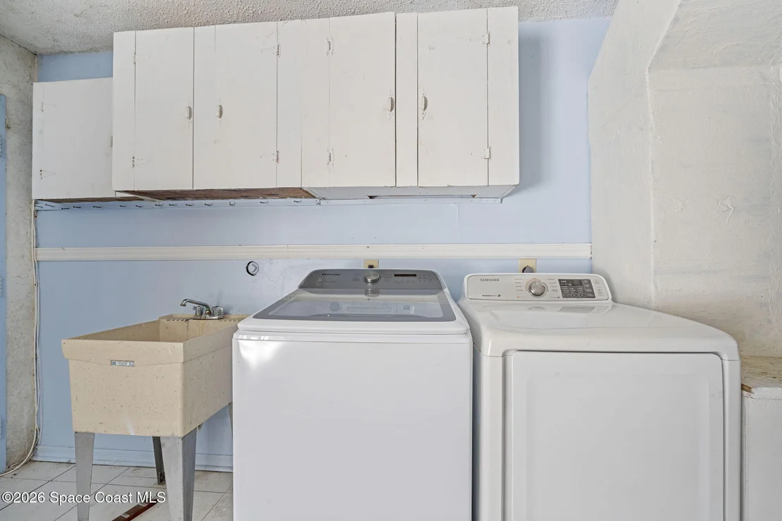 Photo of 620 W Pine Road