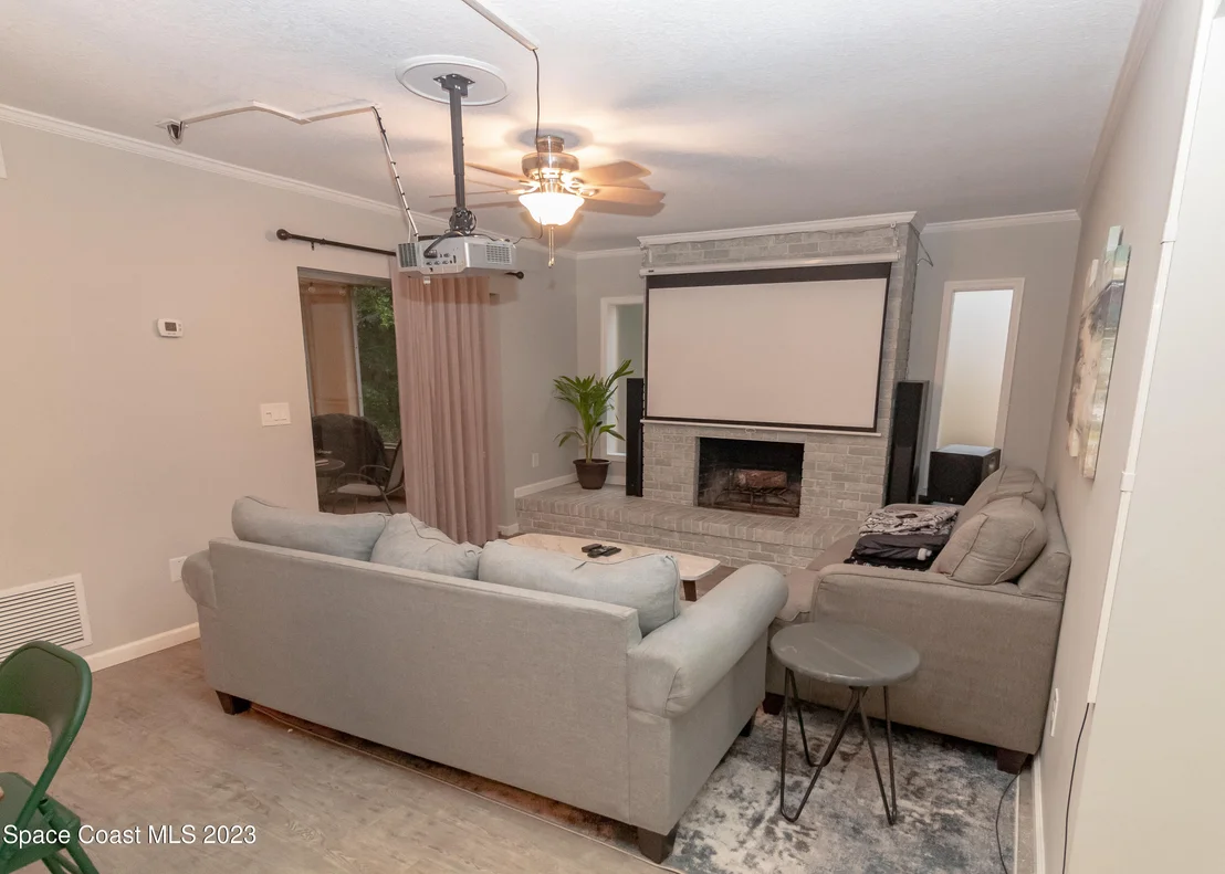 Photo of 800 Mark David Boulevard