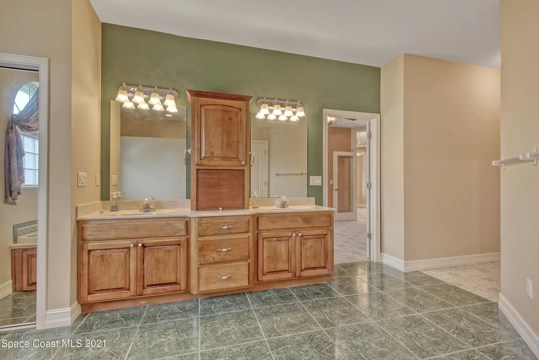 Photo of 2875 Kingfisher Way