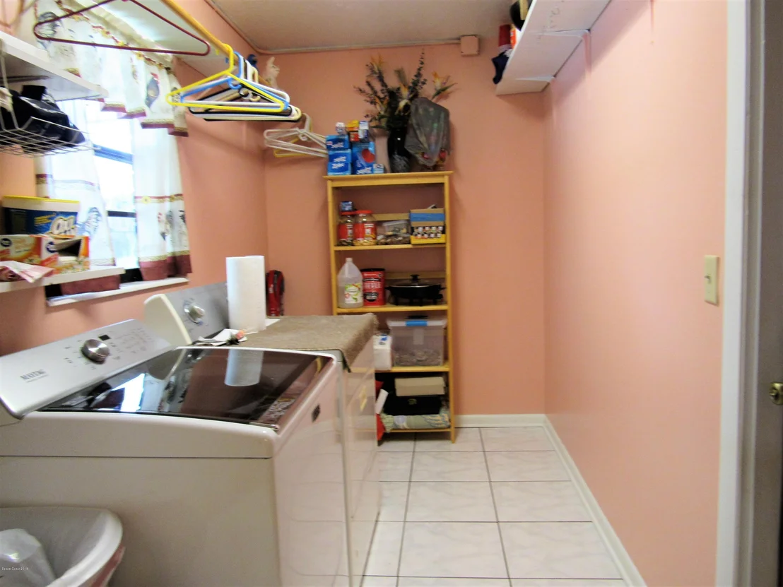 Photo of 979 Demaret Drive
