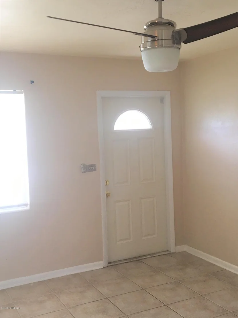 Photo of 1042 Cable Lane NE