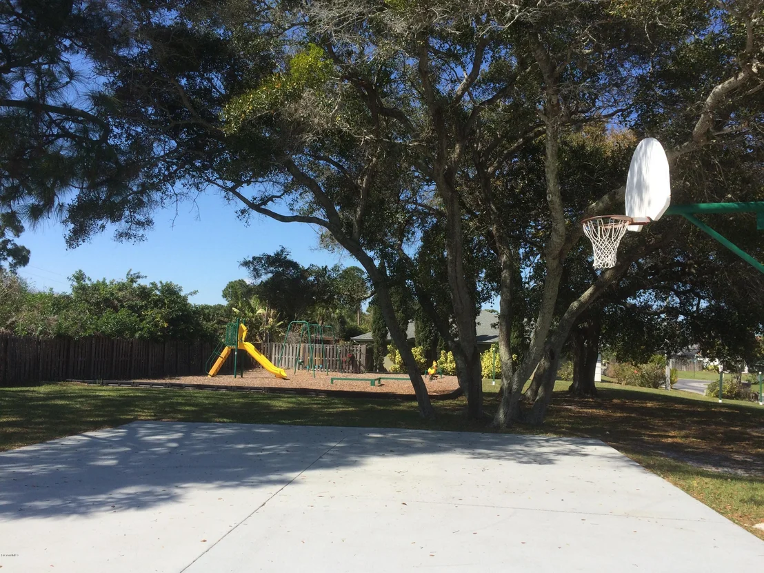 Photo of 2355 Shady Oak Road