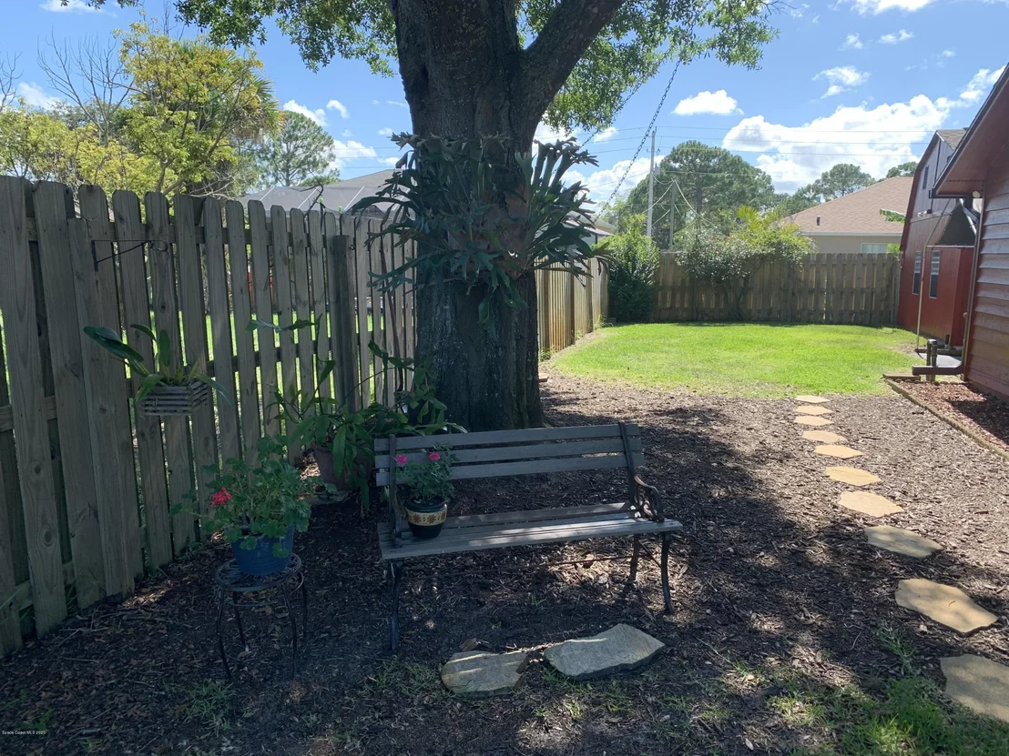 Photo of 5275 Devon Street