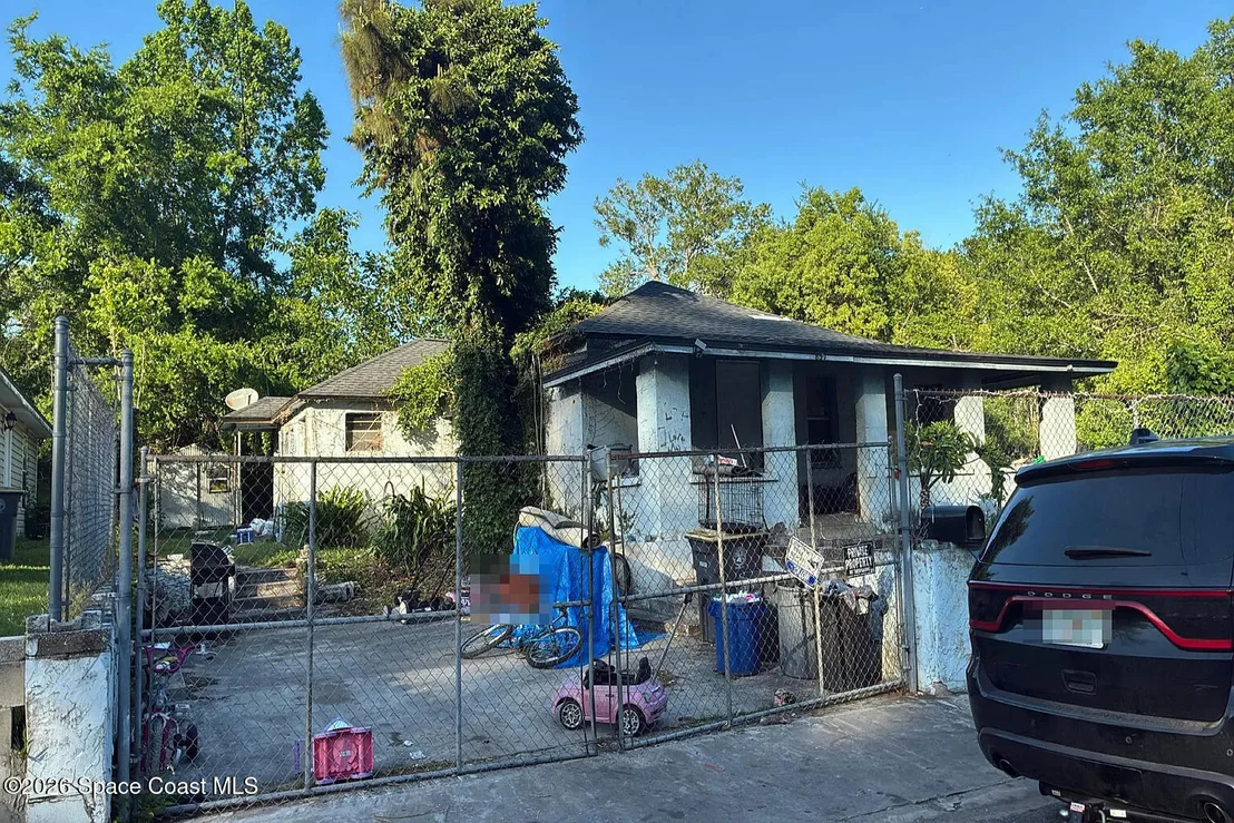 Photo of 857 Benbow Street