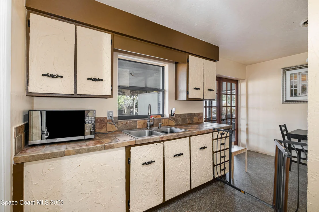 Photo of 2710 Locksley Road