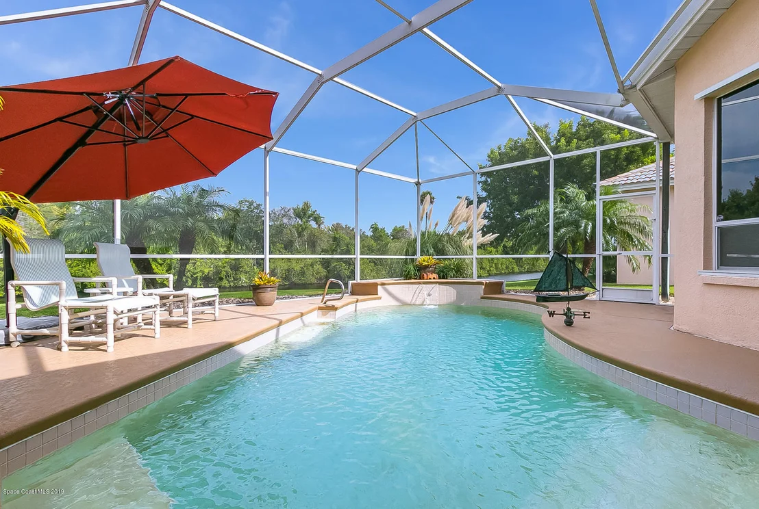 Photo of 925 Palm Brook Drive