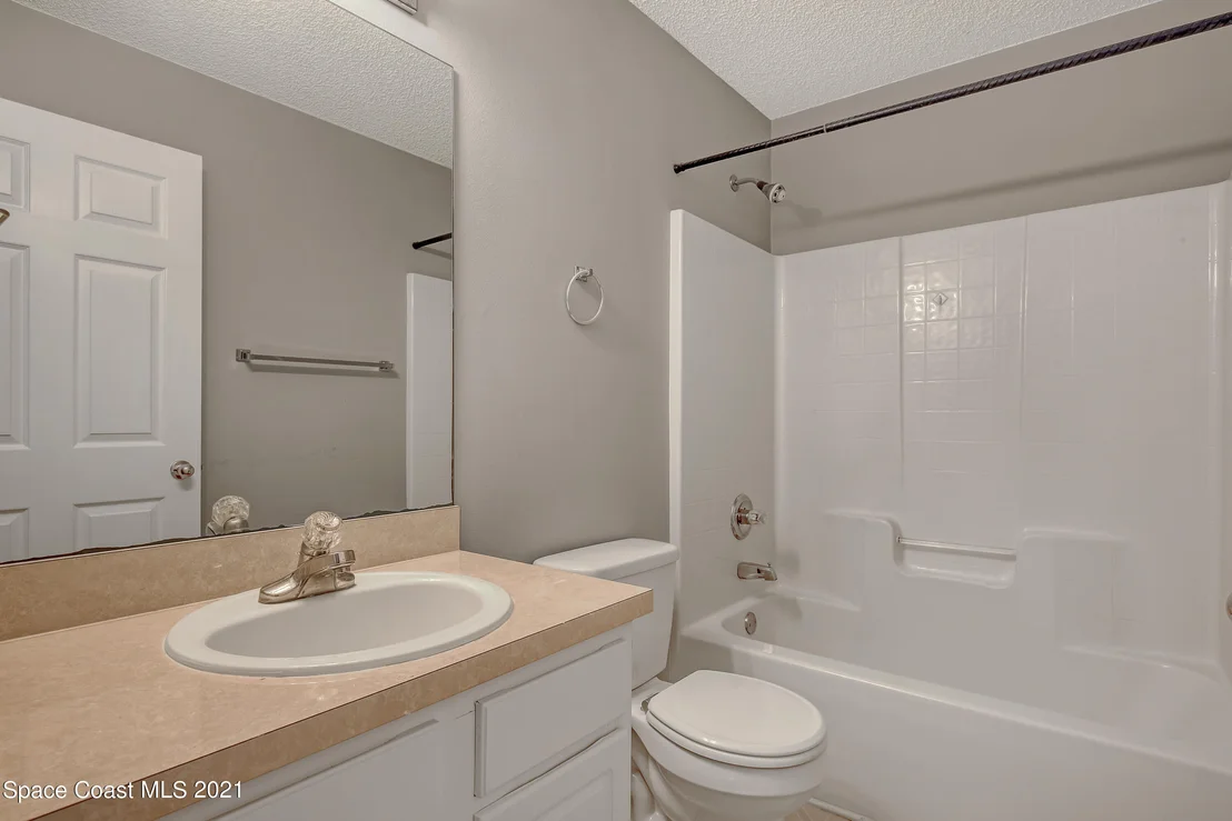 Photo of 1004 Kingfisher Way