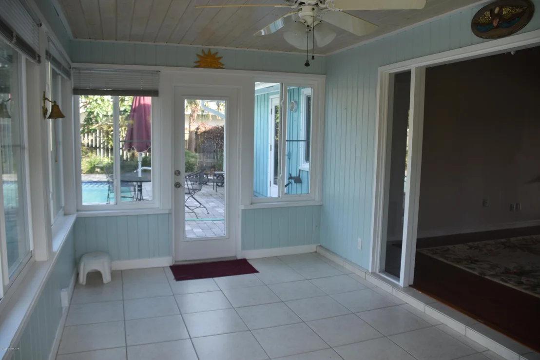 Photo of 220 Cocoa Avenue