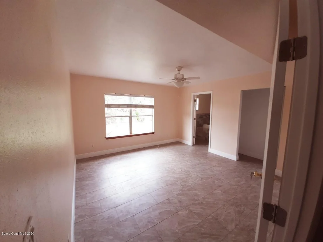 Photo of 8473 Sheridan Road