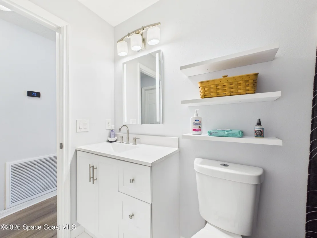 Photo of 977 Fulton Way