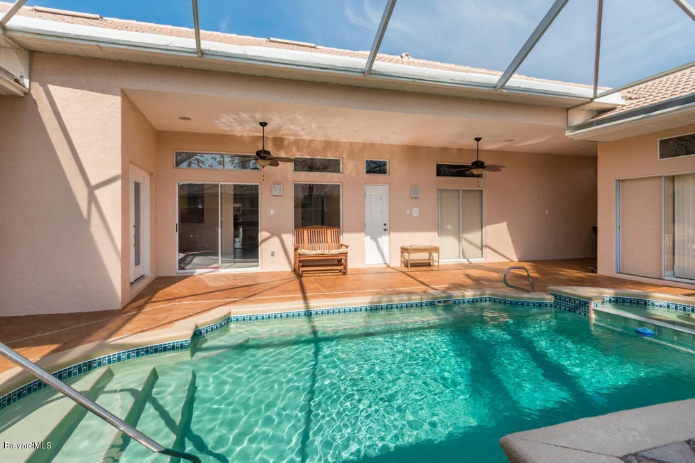 Photo of 985 Palm Brook Drive