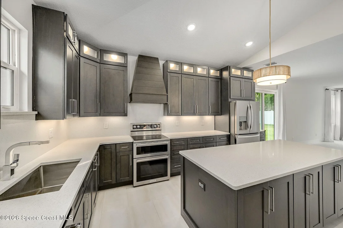 Photo of 2093 Greenway Drive