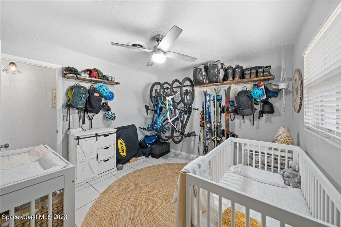 Photo of 615 N Robert Way