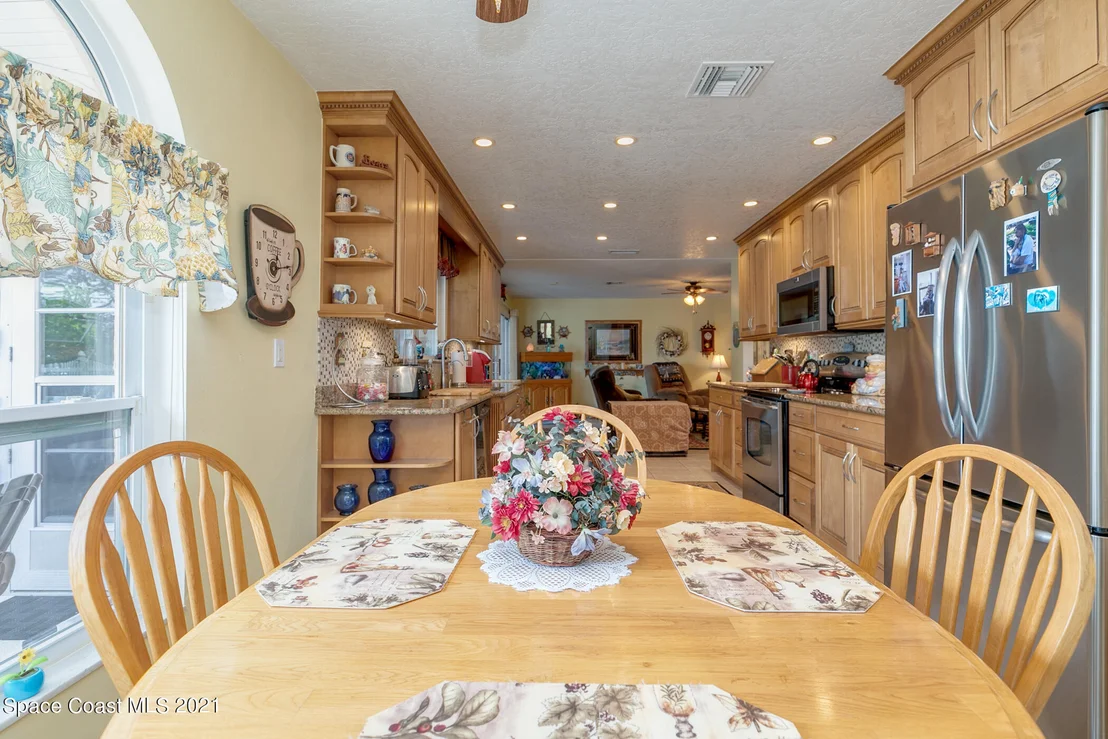Photo of 914 Waialae Circle NE