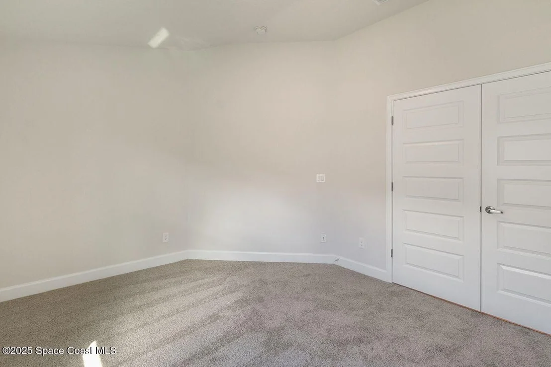 Photo of 945 NW Kylar Drive NW