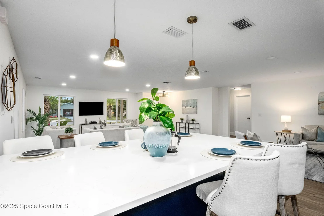 Photo of 124 Uranus Court