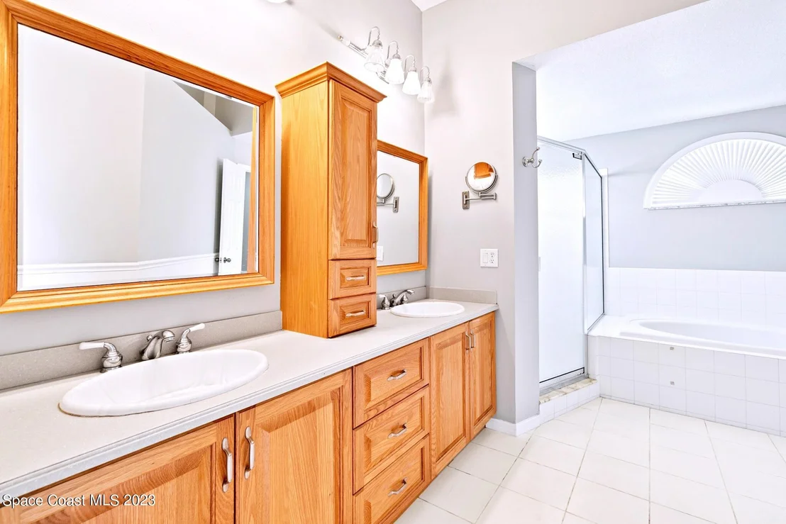 Photo of 921 Osprey Lane