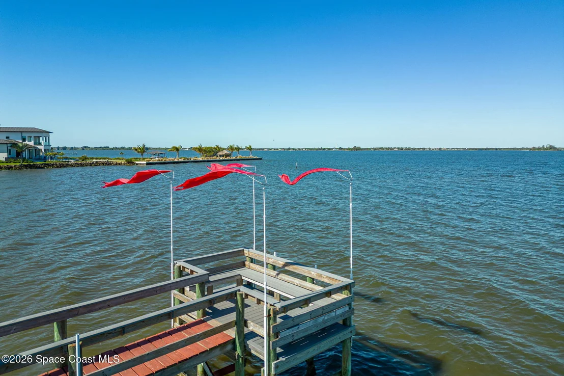 Photo of 327 Island Drive