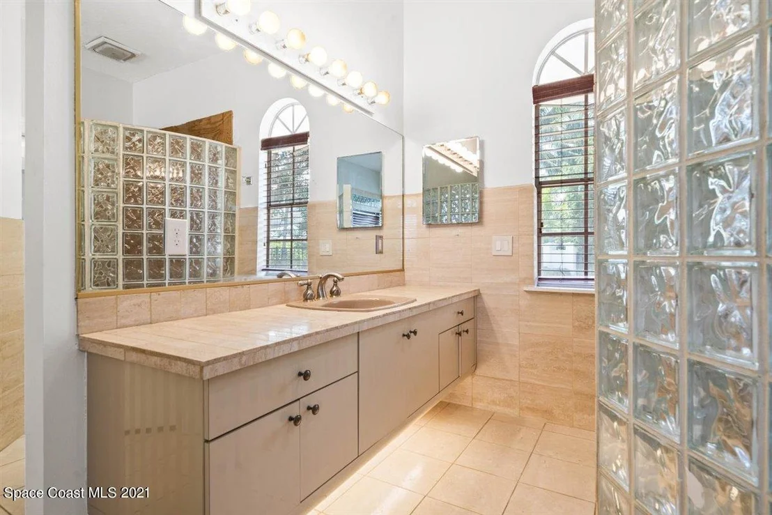 Photo of 680 Falcon Drive
