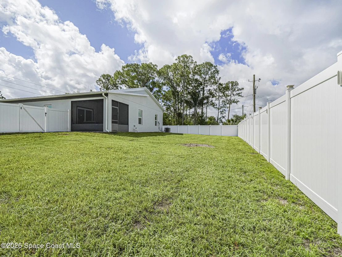 Photo of 3010 Eldron Boulevard SE
