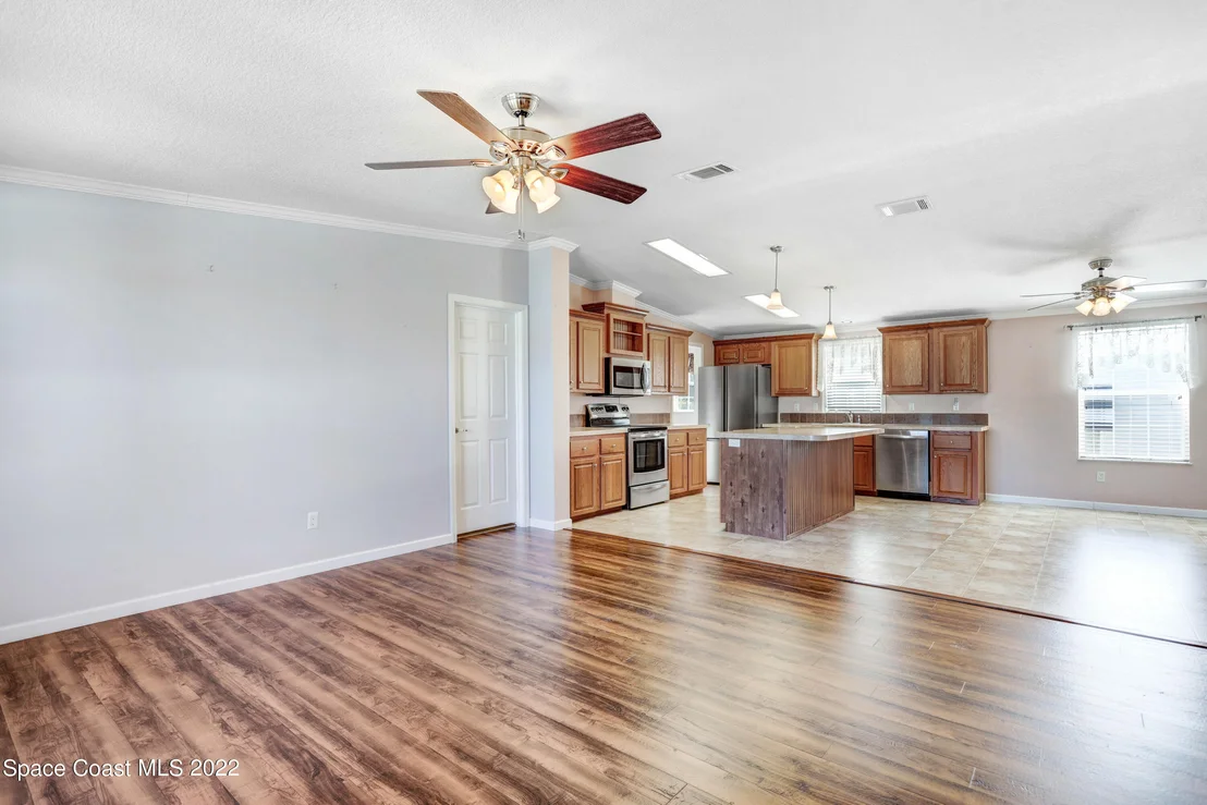 Photo of 2353 Coconut Palm Drive NE