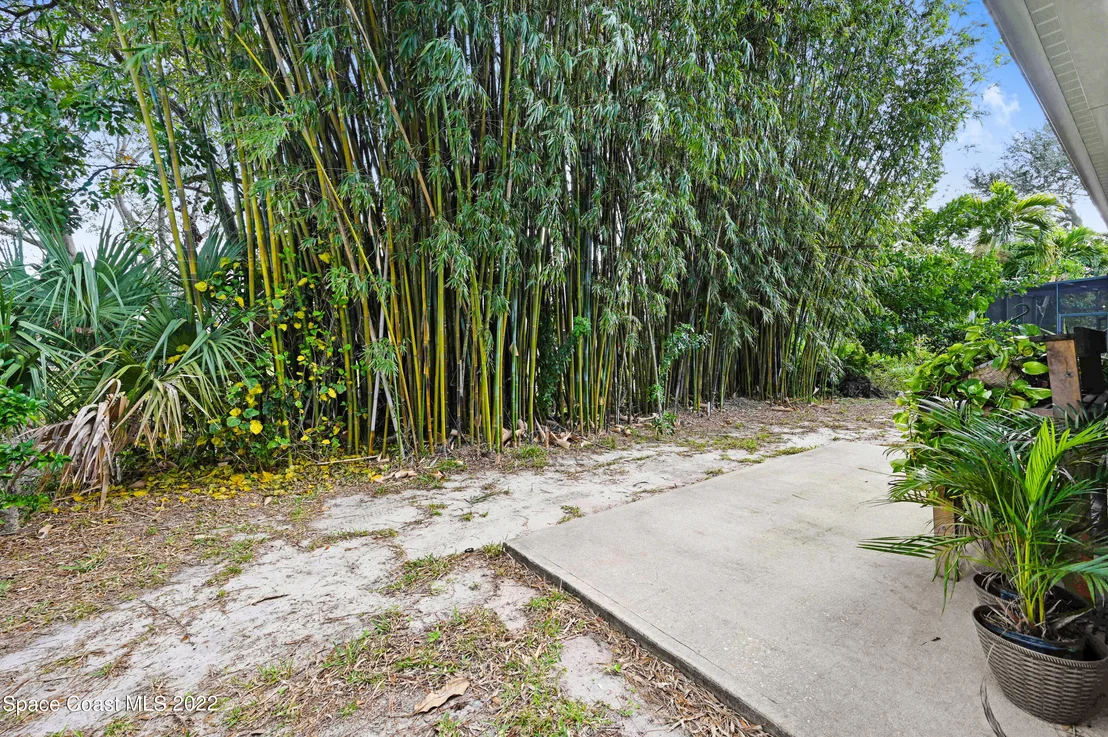 Photo of 852 Villa Drive