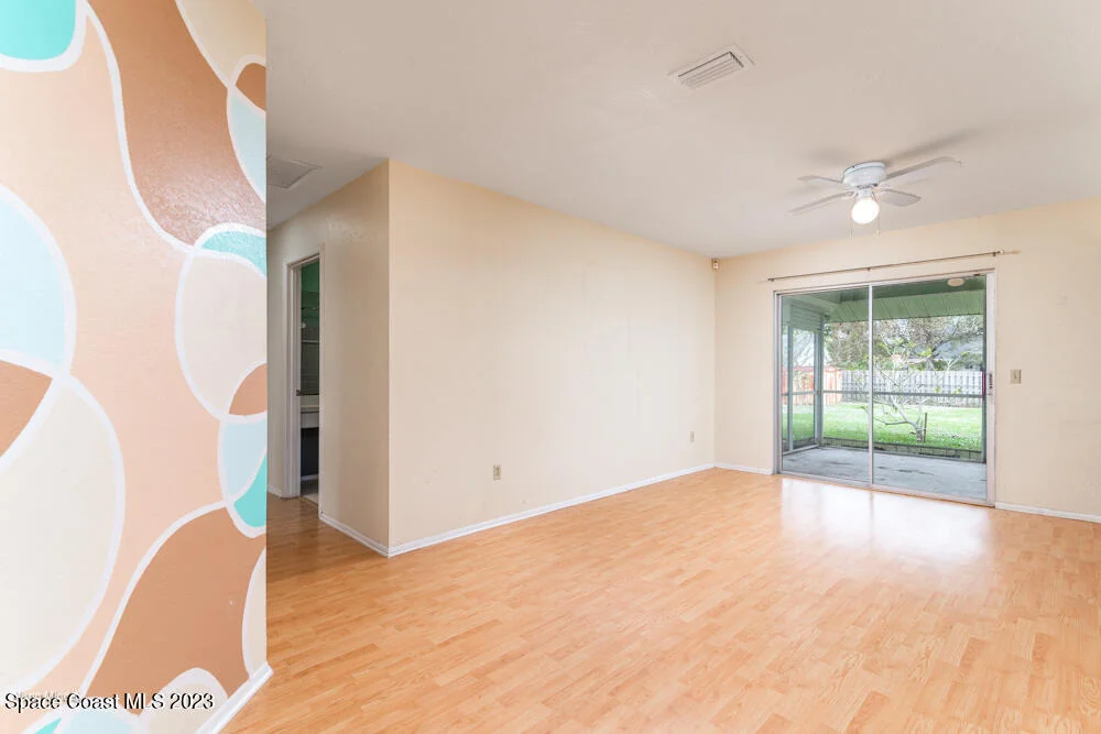 Photo of 721 Arundo Avenue NE
