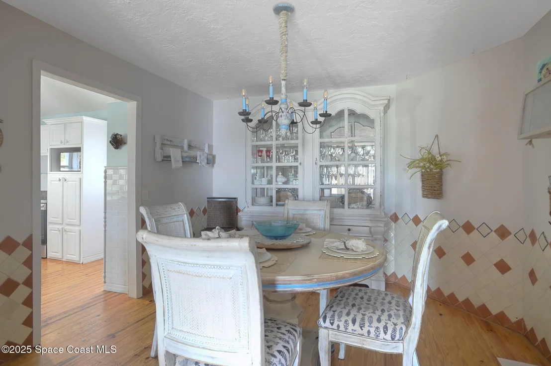 Photo of 5875 Riverside Drive