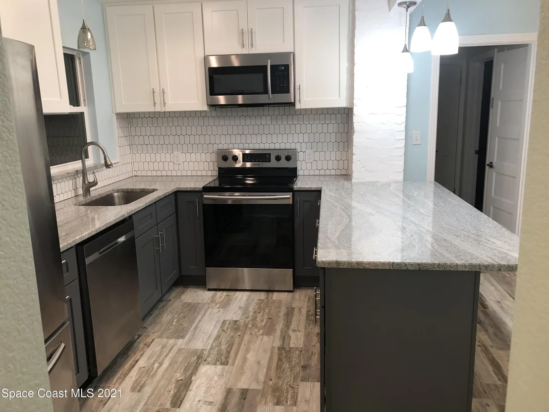 Photo of 693 Everglade Drive