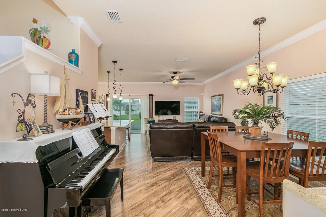 Photo of 4863 Borealis Court W
