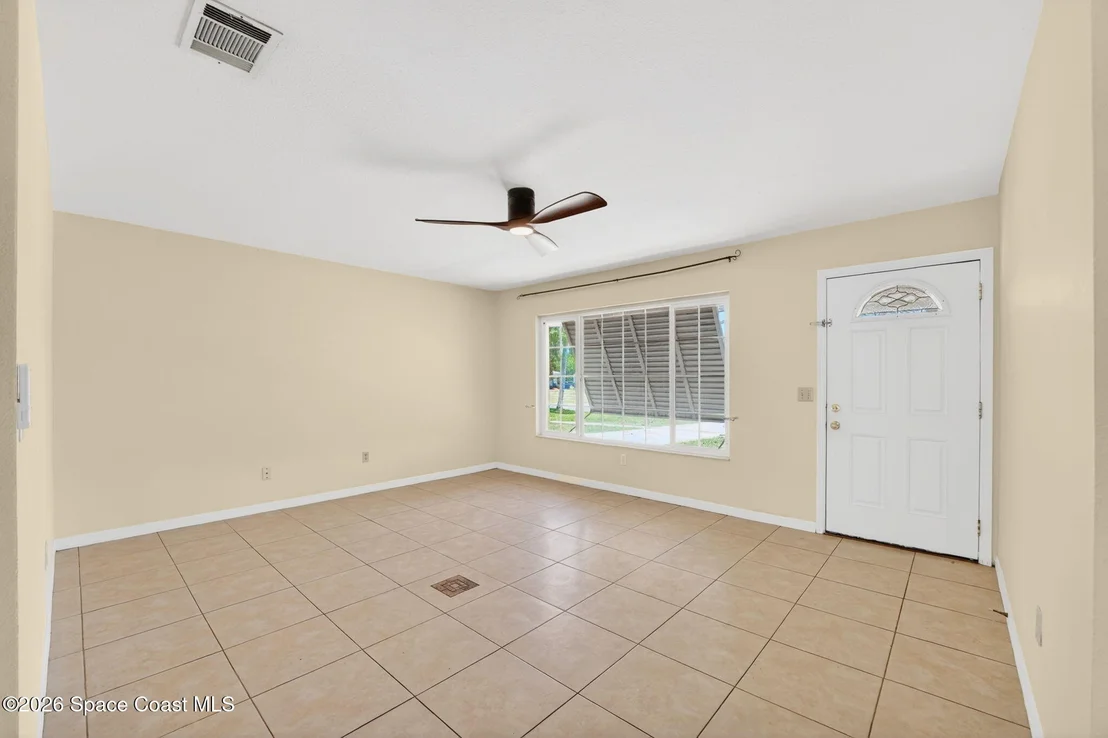 Photo of 1340 Mariposa Drive NE
