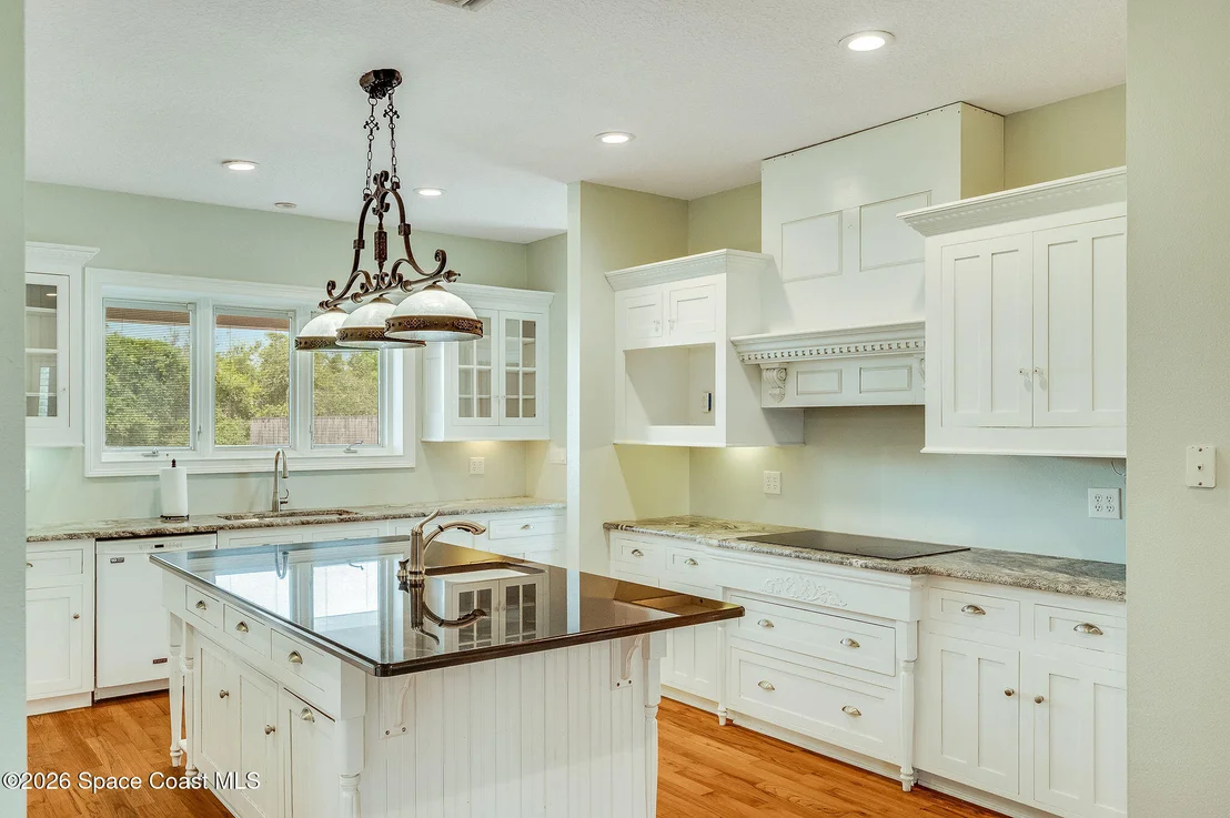 Photo of 2326 Holder Road