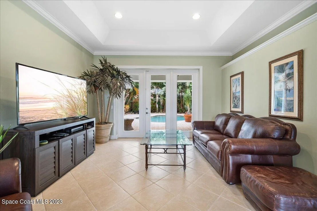 Photo of 373 Flanders Drive