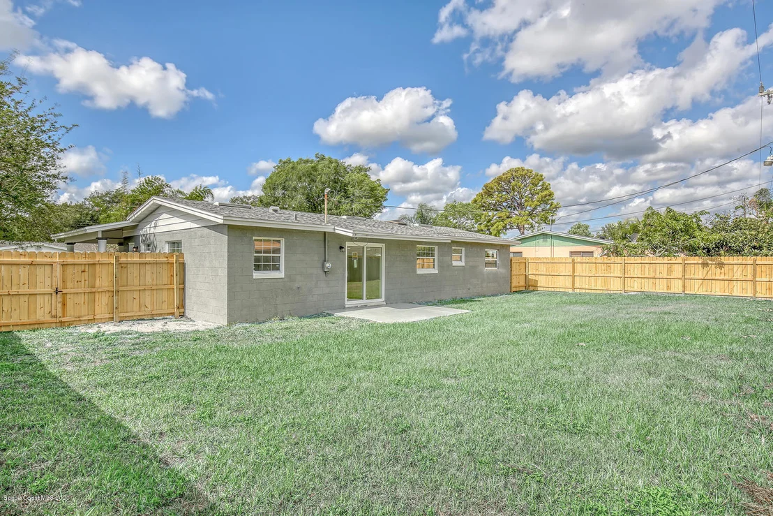 Photo of 984 Beacon Road