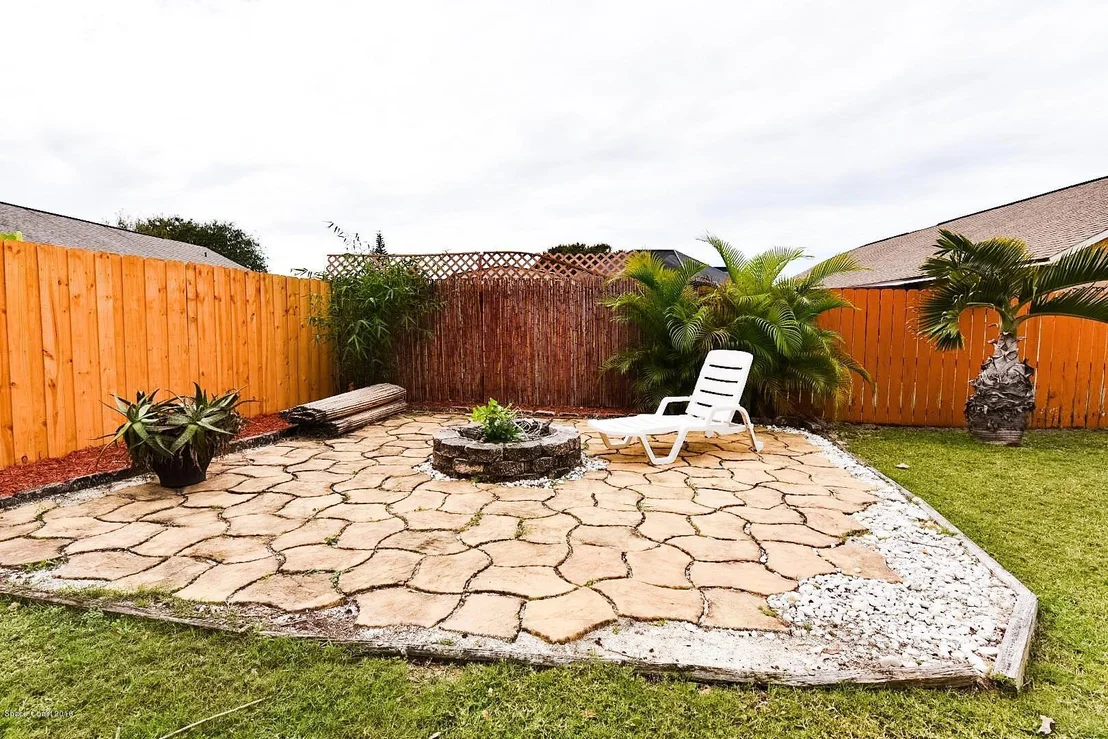 Photo of 883 Spirea Drive