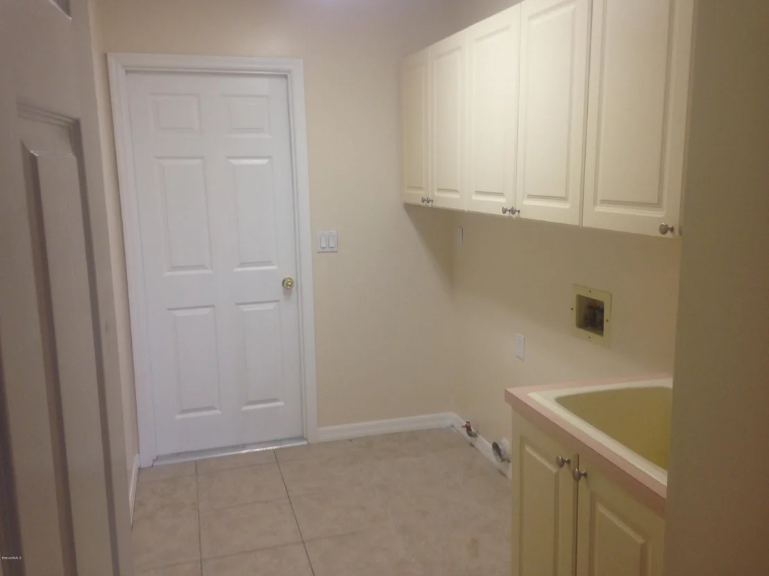 Photo of 977 Somerset Lane