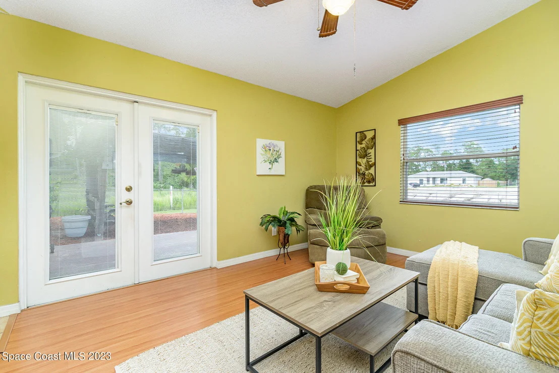Photo of 3233 Trainfo Avenue
