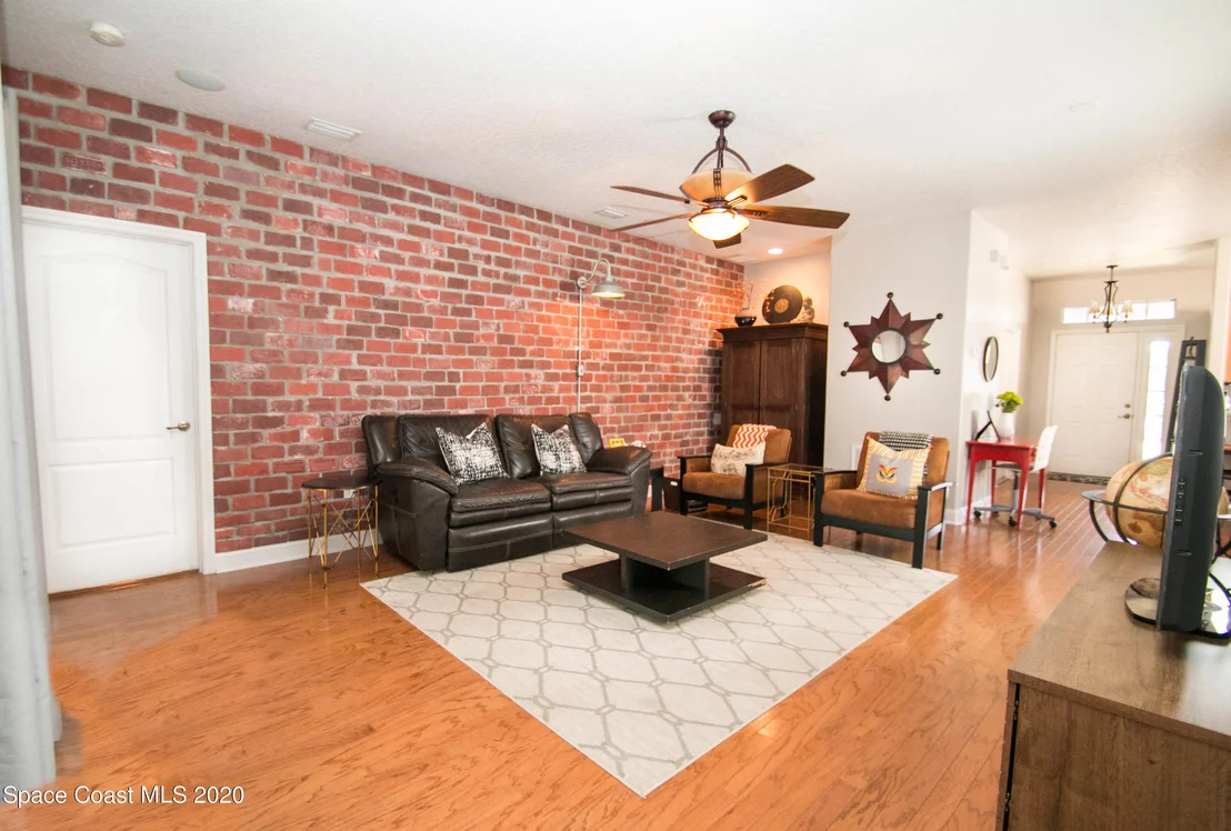 Photo of 1410 Bridgeport Circle