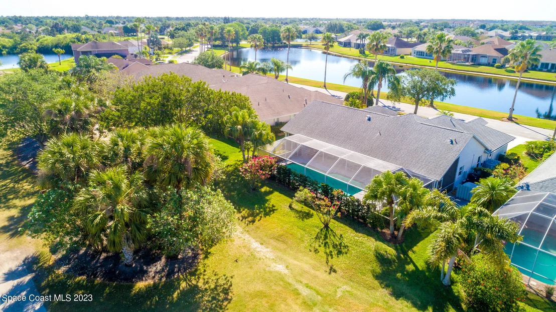 Photo of 2398 Golf Vista Boulevard