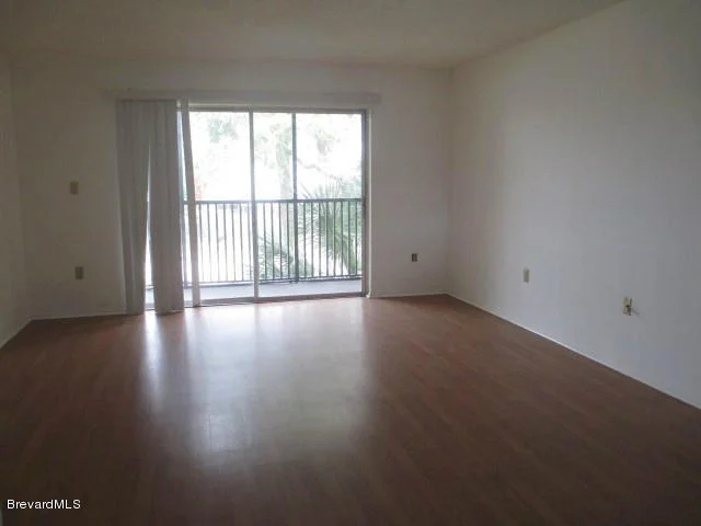 Photo of Unit 5 at 1020 Pinetree Drive