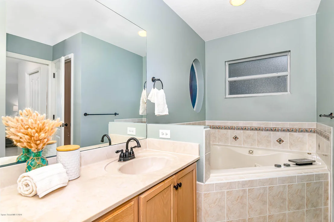 Photo of 1184 Meadow Lake Road